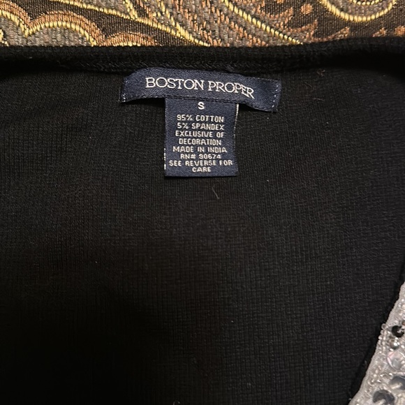 Beautiful long sleeve sweater with sequins trim - Picture 5 of 5